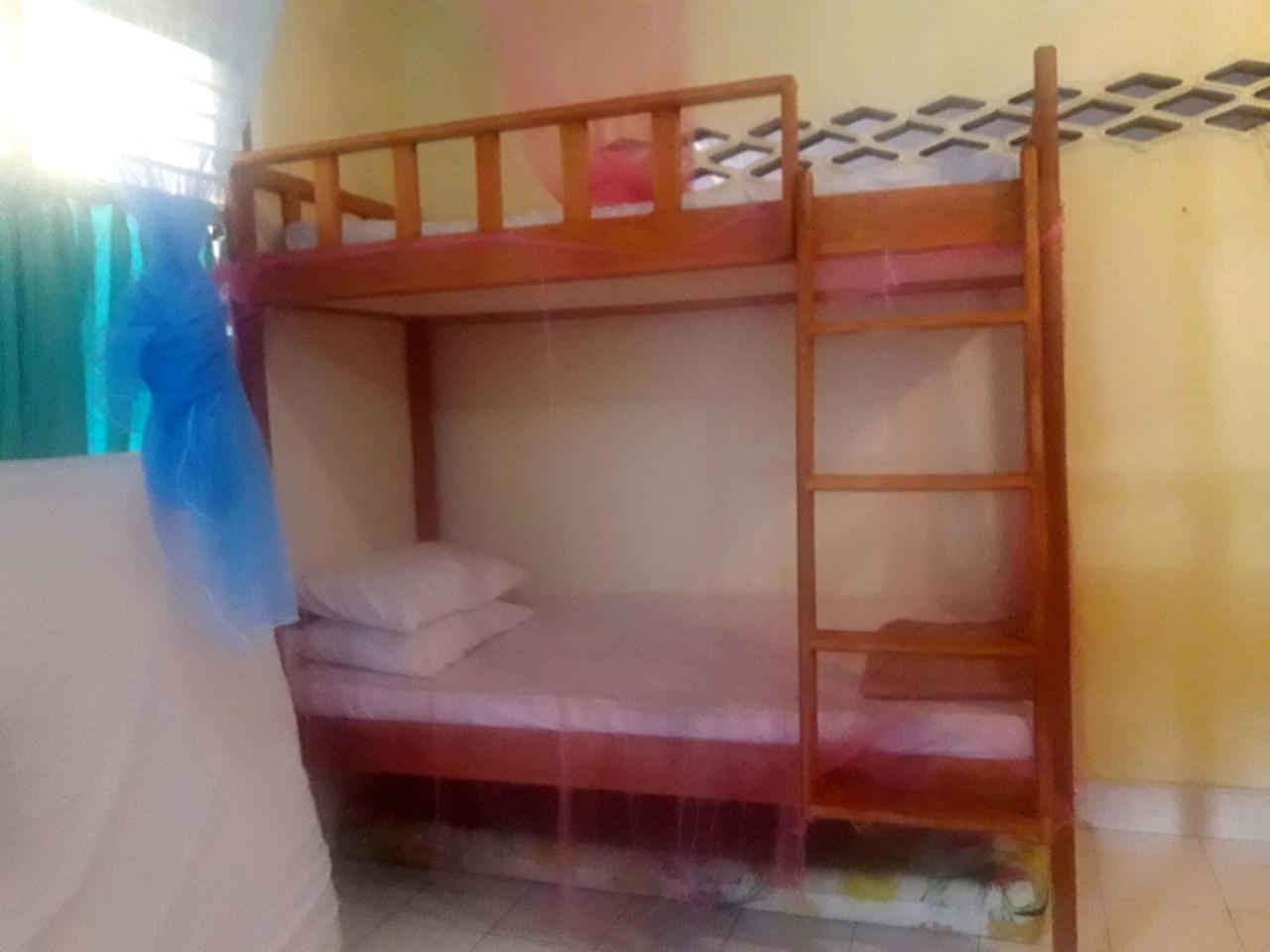 Rumah Singgah Манадо Екстериор снимка