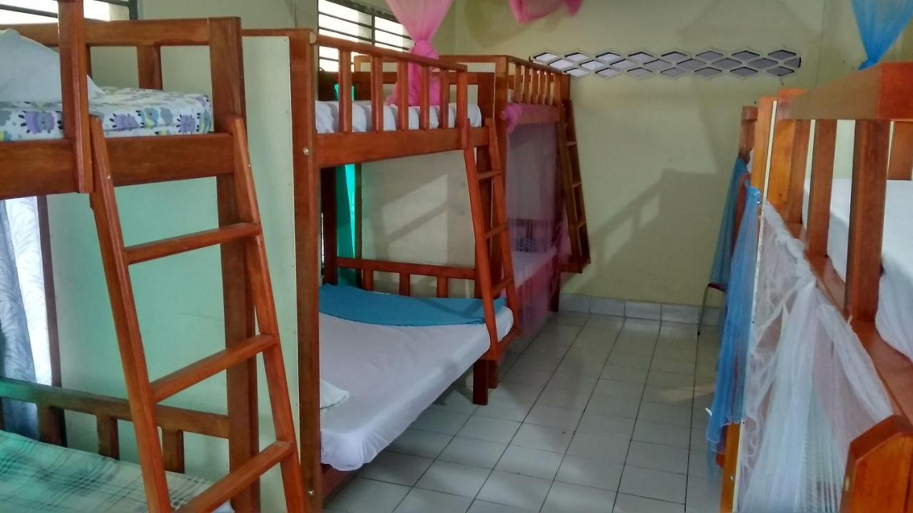 Rumah Singgah Манадо Екстериор снимка